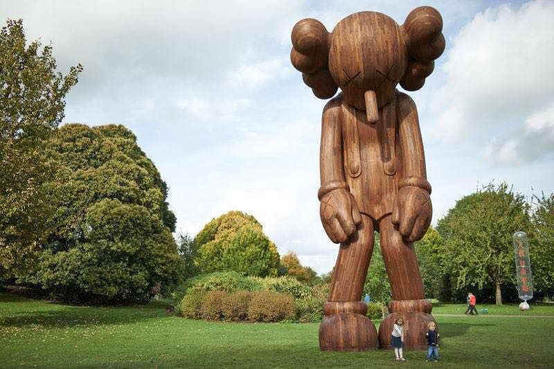 مجسمه چوبی پینوکیو در پارکی در پروجای ایتالیا